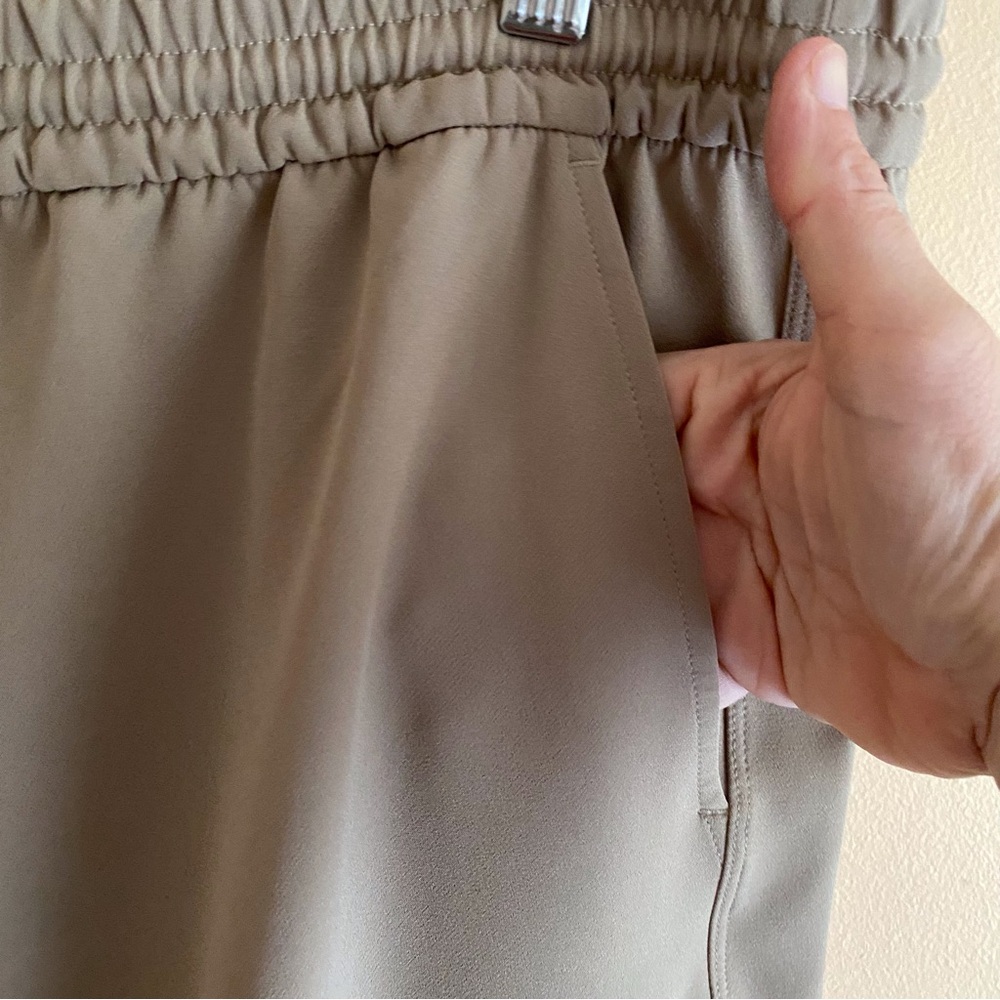 Athleta Promenade High Rise Cargo Pants XL Taupe Wide Leg Travel Lounge 2024 - Picture 6 of 16